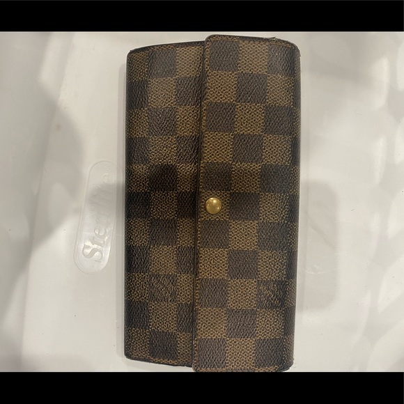 Louis Vuitton Wallet - Picture 2 of 8